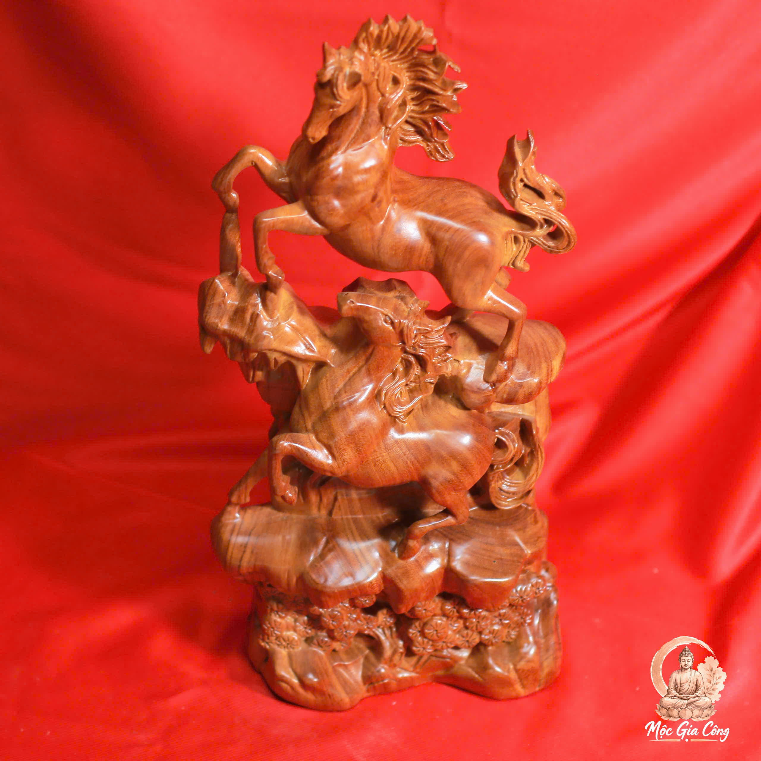 Song Mã Gỗ Hương Đá