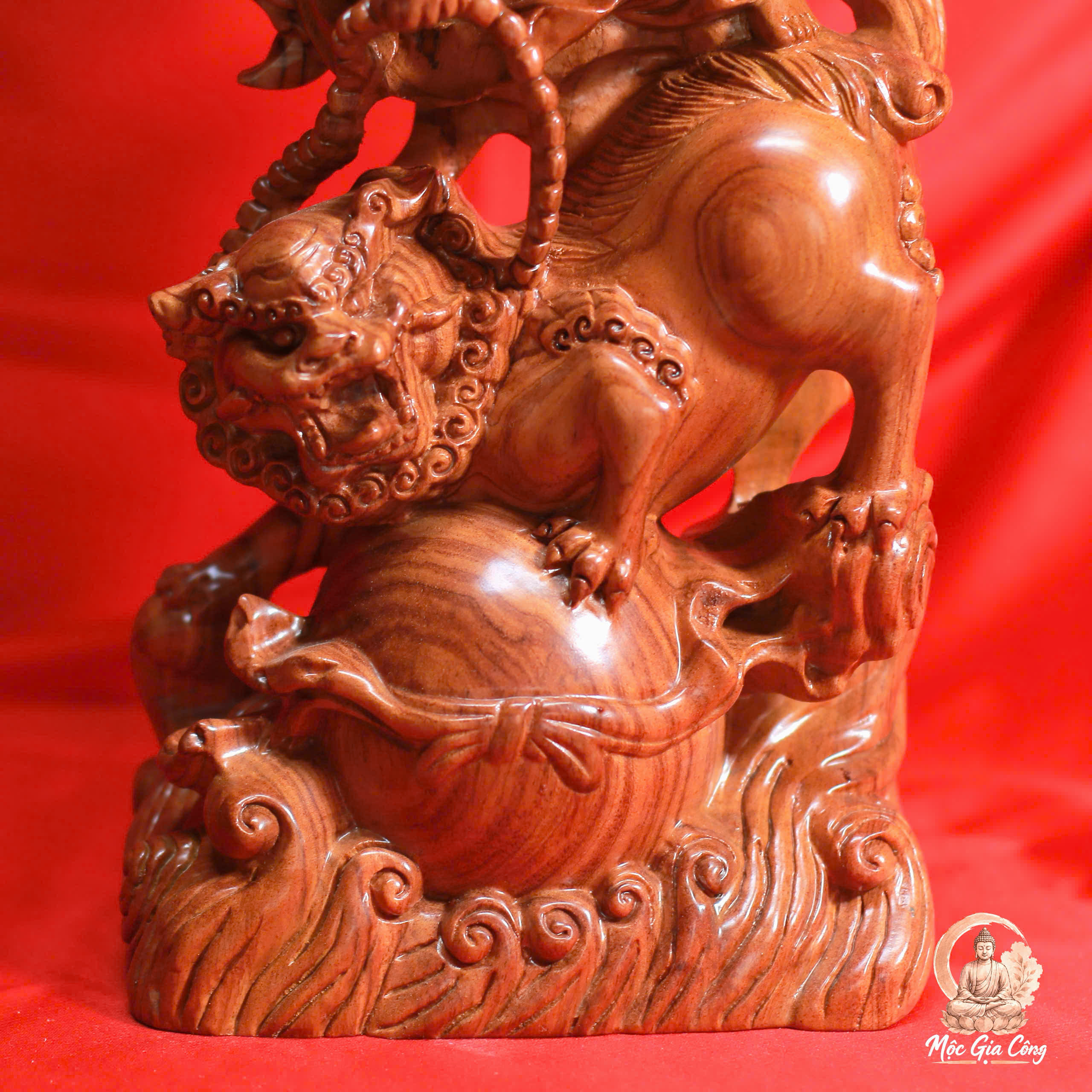Đạt Ma Bay Uy Phong Gỗ Hương Đá 4
