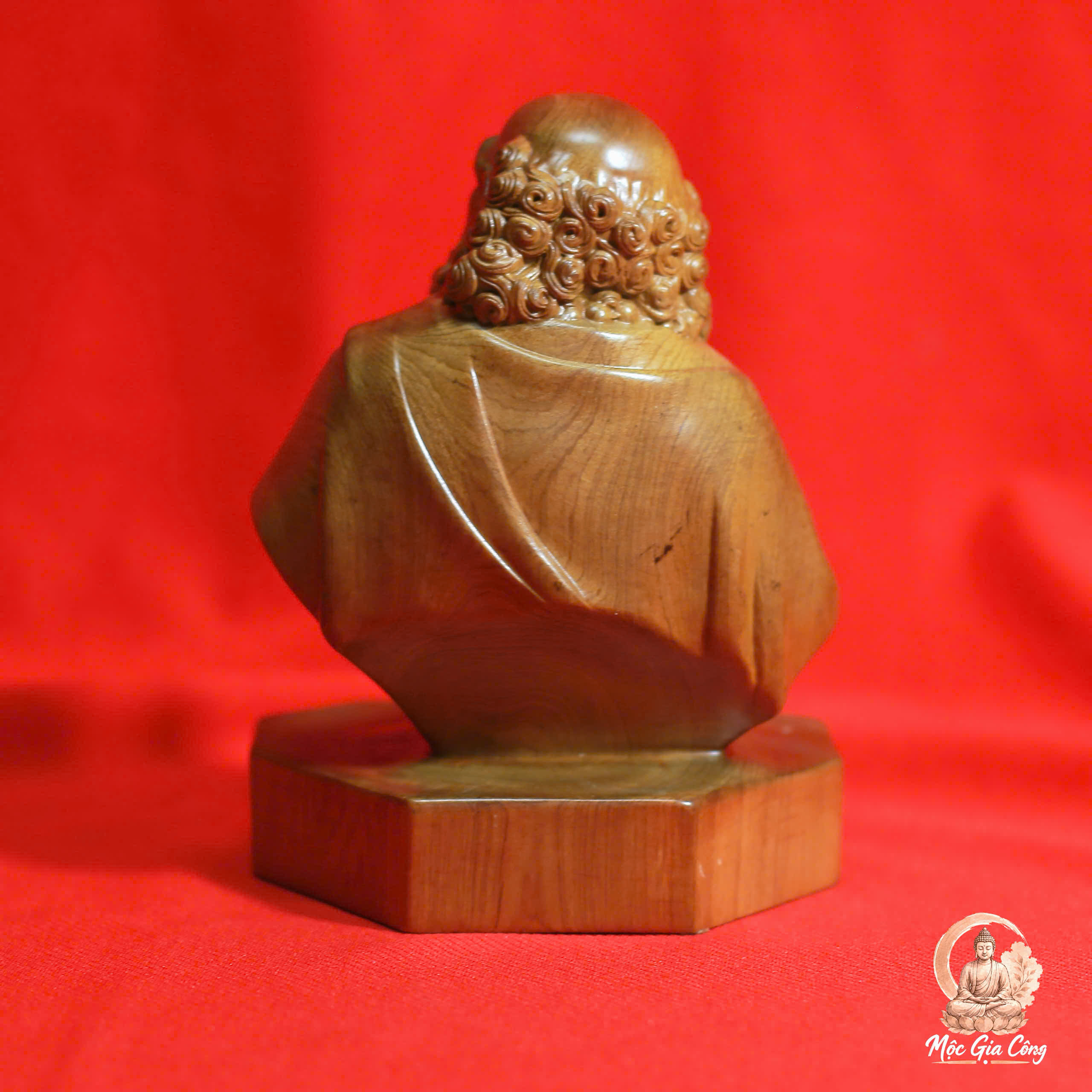 Diện Đạt Ma Gỗ Bách Xanh 5