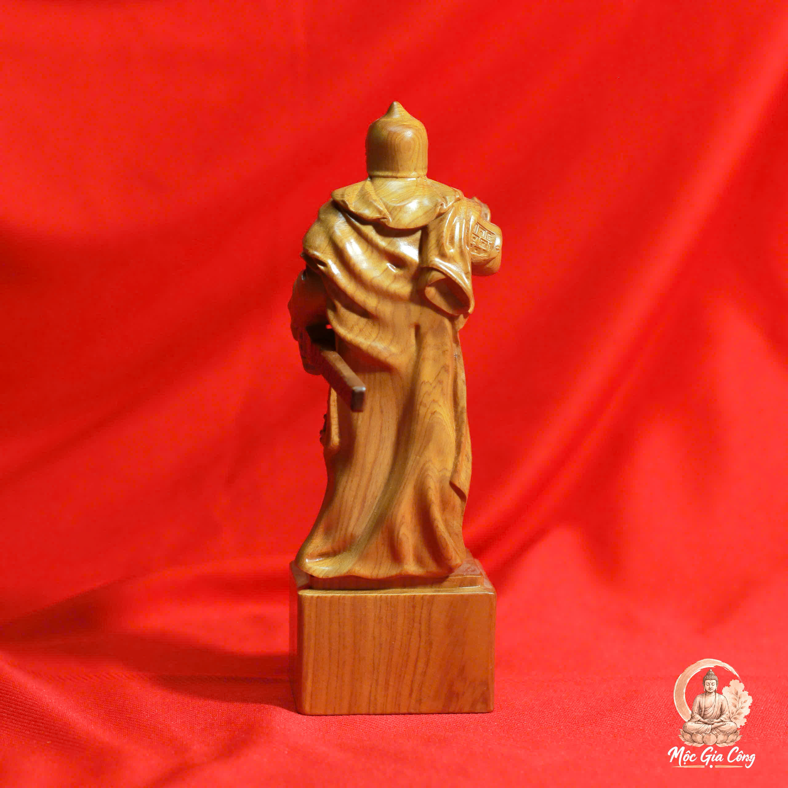 Hoàng Đế Quang Trung Gỗ Bách Xanh 2